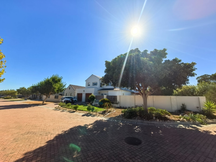 4 Bedroom Property for Sale in Somerset Country Estate Western Cape